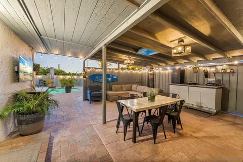 7195 Macquarie St, La Mesa, CA 91942