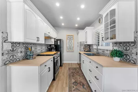 Kitchen - 7195 Macquarie St, La Mesa, CA 91942 photo 2 of 3