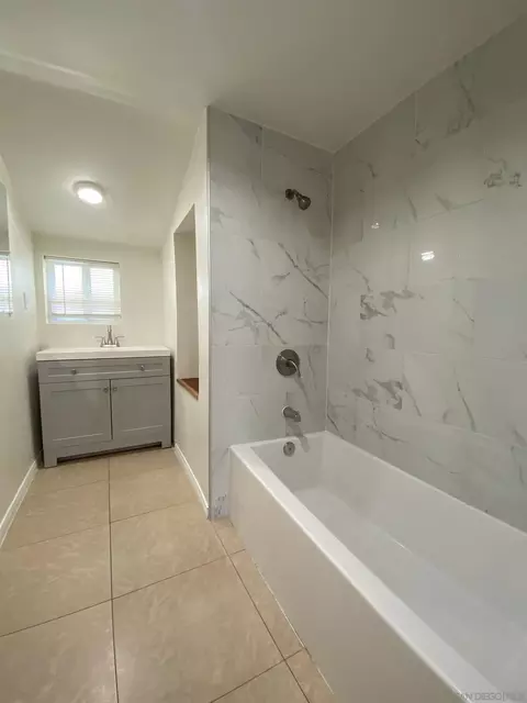 Bath - 1223 Division St, Oceanside, CA 92054 photo 1 of 2