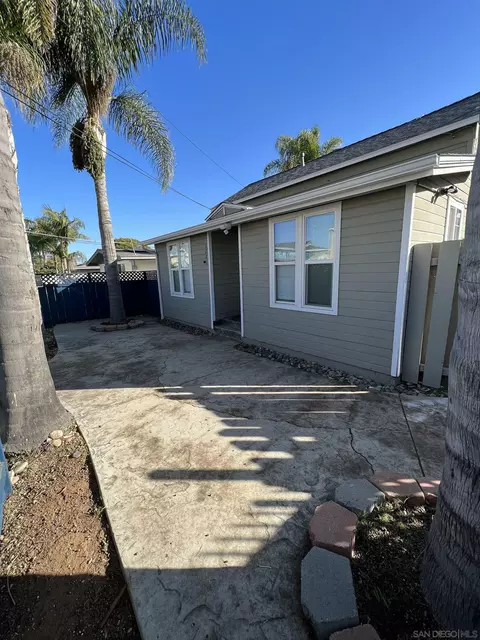 Exterior - 1223 Division St, Oceanside, CA 92054 photo 2 of 5