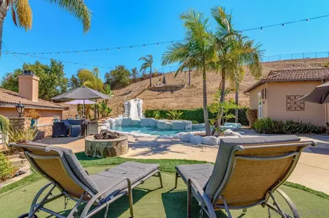 Exterior - 4425 Highland Oaks St, Fallbrook, CA 92028 photo 5 of 12