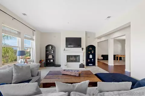 Living - 4425 Highland Oaks St, Fallbrook, CA 92028 photo 2 of 3