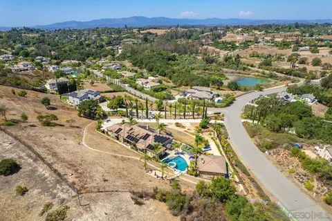 View/Area - 4425 Highland Oaks St, Fallbrook, CA 92028 photo 7 of 11