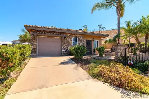 Exterior - 4425 Highland Oaks St, Fallbrook, CA 92028 photo 2 of 12