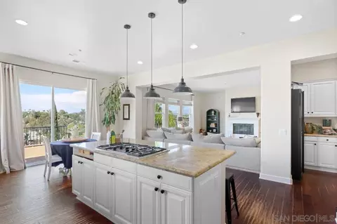 Kitchen - 4425 Highland Oaks St, Fallbrook, CA 92028 photo 6 of 7