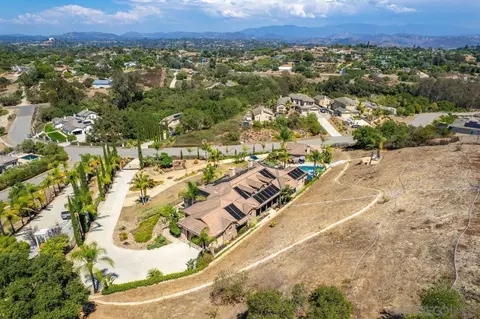 View/Area - 4425 Highland Oaks St, Fallbrook, CA 92028 photo 8 of 11