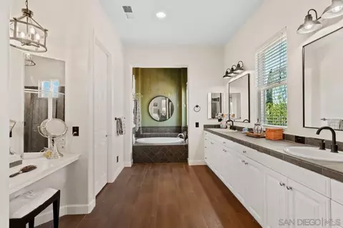 Bath - 4425 Highland Oaks St, Fallbrook, CA 92028 photo 1 of 7