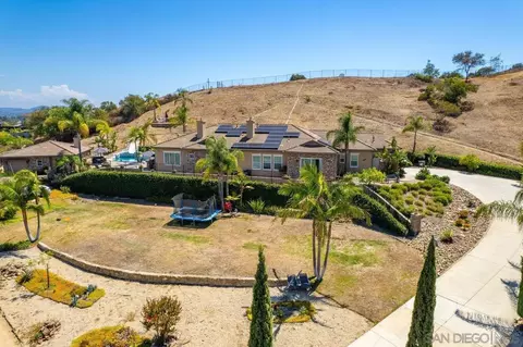 View/Area - 4425 Highland Oaks St, Fallbrook, CA 92028 photo 3 of 11