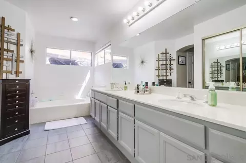 Bath - 1130 Cleo, Escondido, CA 92027 photo 2 of 6