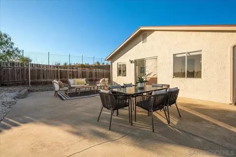 Exterior - 231 San Dimas Ave, Oceanside, CA 92057 photo 4 of 8