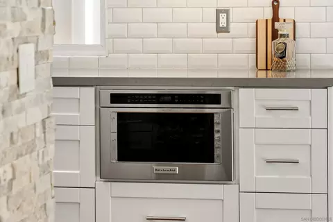 Kitchen - 1458 Clark Ct, Vista, CA 92081 photo 7 of 11