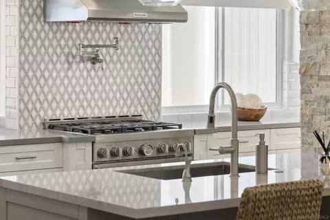 Kitchen - 1458 Clark Ct, Vista, CA 92081 photo 4 of 11