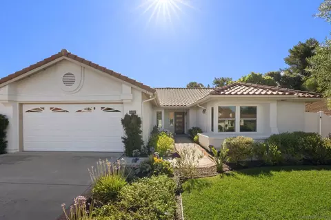 1458 Clark Ct, Vista, CA 92081
