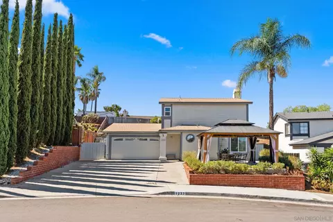 1233 Titan Ct, Escondido, CA 92026
