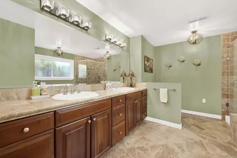 Bath - 17233 Cuvee Ct, Poway, CA 92064 photo 1 of 8
