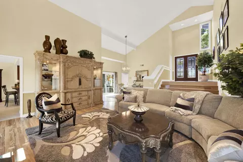 Living - 17233 Cuvee Ct, Poway, CA 92064 photo 4 of 7