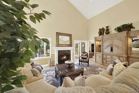 Living - 17233 Cuvee Ct, Poway, CA 92064 photo 2 of 7