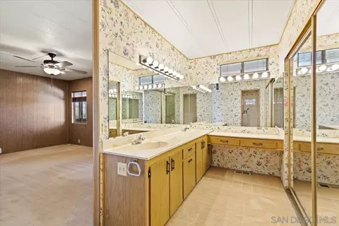 Bath - 8712 N Magnolia Ave #SPC 289, Santee, CA 92071 photo 1 of 6