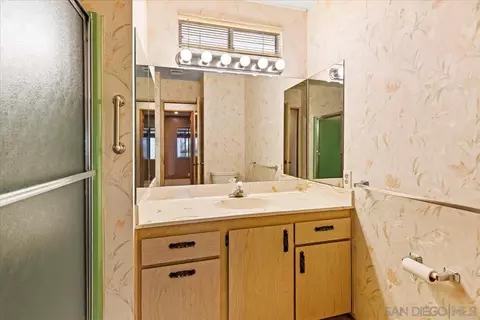 Bath - 8712 N Magnolia Ave #SPC 289, Santee, CA 92071 photo 5 of 6