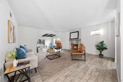 Living - 9121 Farrington Dr, Santee, CA 92071 photo 2 of 3