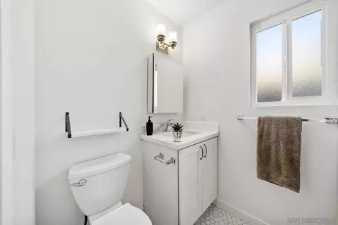 Bath - 9121 Farrington Dr, Santee, CA 92071 photo 2 of 2