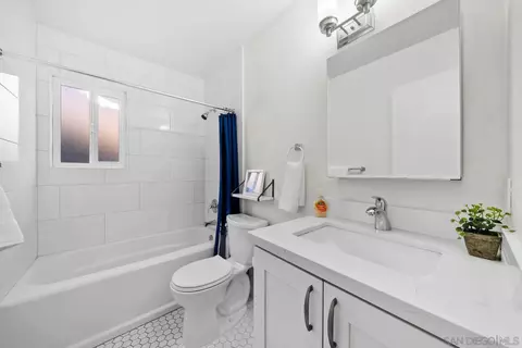Bath - 9121 Farrington Dr, Santee, CA 92071 photo 1 of 2