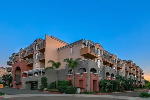 3877 Pell Pl #424, San Diego, CA 92130