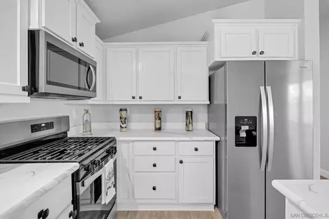 Kitchen - 12044 Royal Rd #63, El Cajon, CA 92021 photo 2 of 4