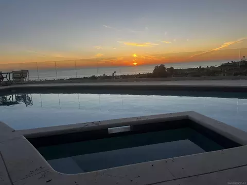 5476 Castle Hills Dr, San Diego, CA 92109