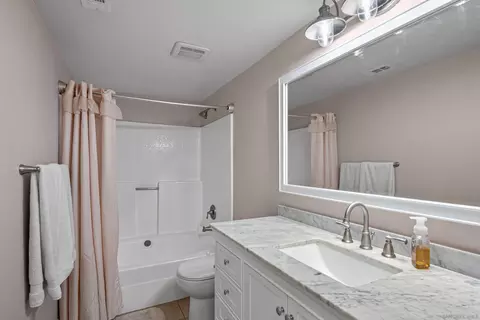 Bath - 2208 Runabout Pl, El Cajon, CA 92019 photo 3 of 3