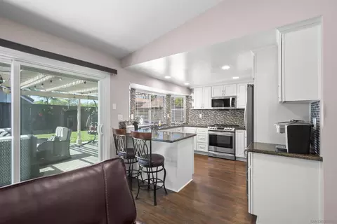 Kitchen - 2208 Runabout Pl, El Cajon, CA 92019 photo 6 of 6