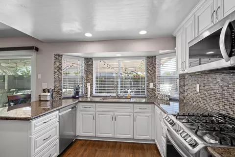 Kitchen - 2208 Runabout Pl, El Cajon, CA 92019 photo 3 of 6