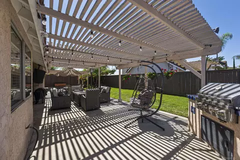 Exterior - 2208 Runabout Pl, El Cajon, CA 92019 photo 5 of 11