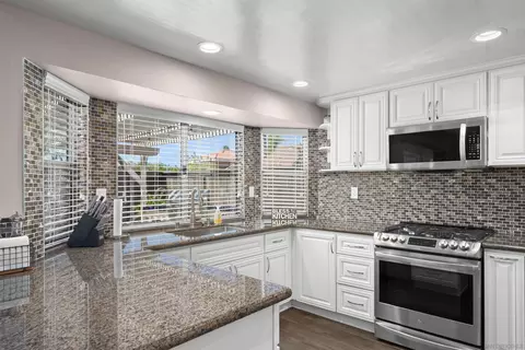 Kitchen - 2208 Runabout Pl, El Cajon, CA 92019 photo 2 of 6