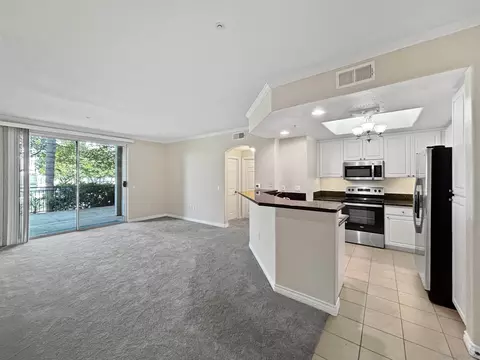 Living - 4155 Executive Dr #E109, La Jolla, CA 92037 photo 2 of 4