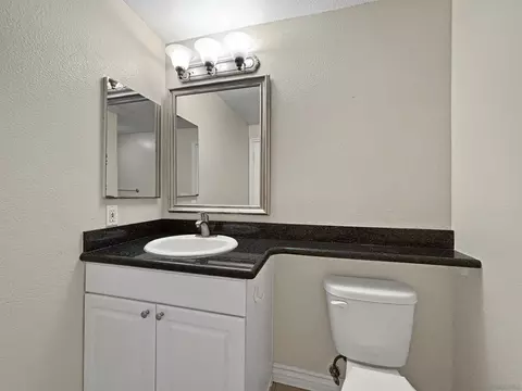 Bath - 4155 Executive Dr #E109, La Jolla, CA 92037 photo 3 of 4