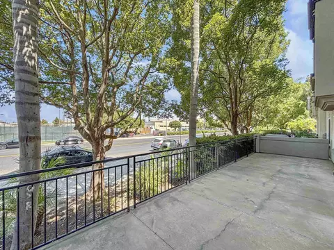 Exterior - 4155 Executive Dr #E109, La Jolla, CA 92037 photo 9 of 9