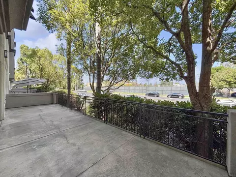 Exterior - 4155 Executive Dr #E109, La Jolla, CA 92037 photo 8 of 9