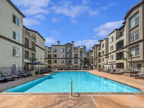 Exterior - 4155 Executive Dr #E109, La Jolla, CA 92037 photo 5 of 9