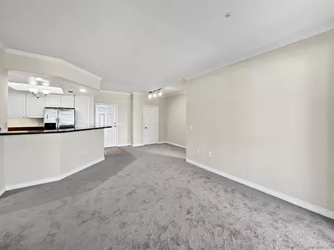 Living - 4155 Executive Dr #E109, La Jolla, CA 92037 photo 3 of 4