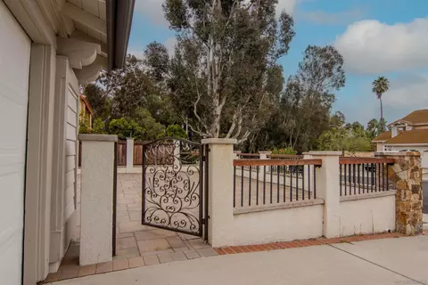 Exterior - 1713 Cameo Dr, Vista, CA 92083 photo 4 of 7