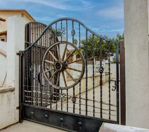 Exterior - 1713 Cameo Dr, Vista, CA 92083 photo 6 of 7
