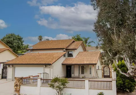 1713 Cameo Dr, Vista, CA 92083