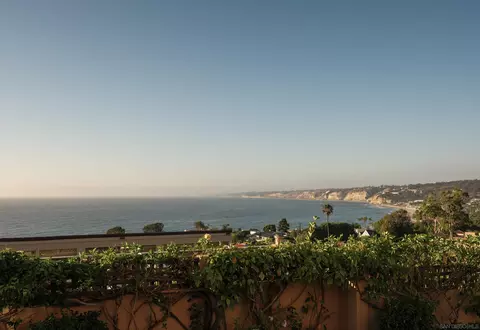 View/Area - 7757 Whitefield Pl, La Jolla, CA 92037 photo 7 of 12