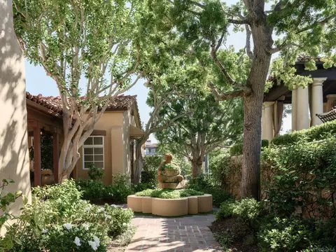Exterior - 7757 Whitefield Pl, La Jolla, CA 92037 photo 7 of 10