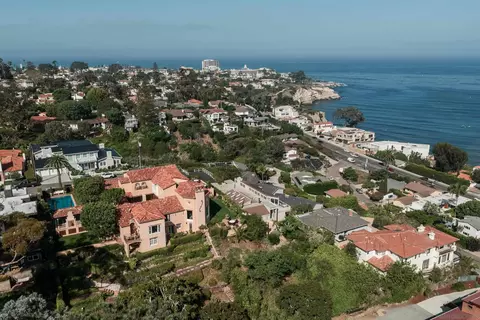 View/Area - 7757 Whitefield Pl, La Jolla, CA 92037 photo 10 of 12