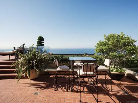 View/Area - 7757 Whitefield Pl, La Jolla, CA 92037 photo 4 of 12