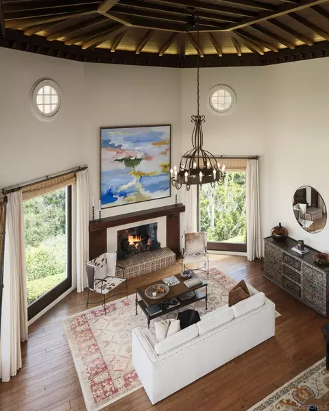Living - 7757 Whitefield Pl, La Jolla, CA 92037 photo 7 of 12