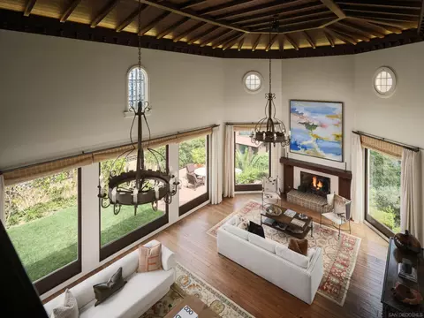 Living - 7757 Whitefield Pl, La Jolla, CA 92037 photo 6 of 12