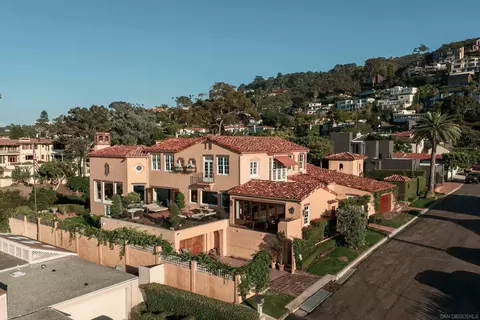 View/Area - 7757 Whitefield Pl, La Jolla, CA 92037 photo 9 of 12